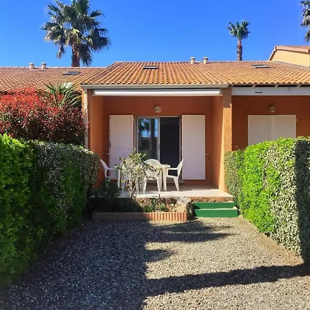 Pavillon Pour 4 Personnes Dans Résidence Avec Piscine