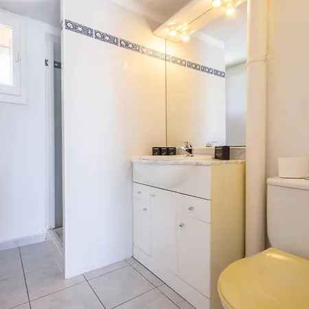 Pavillon Pour 4 Personnes Dans Avec Piscine * Valras-Plage