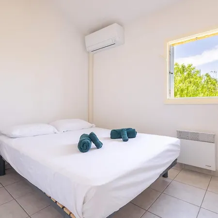 Pavillon Pour 4 Personnes Dans Avec Piscine