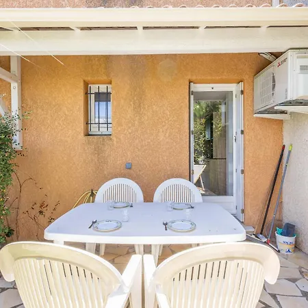 Pavillon Pour 4 Personnes Dans Avec Piscine *