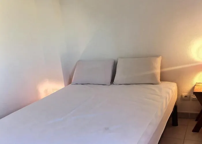 Pavillon Pour 4 Personnes Dans Avec Piscine Ferienhaus *
