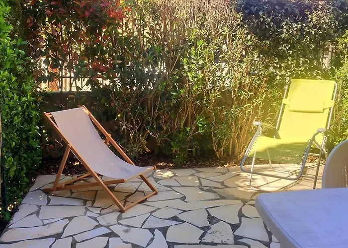 Ferienhaus Pavillon Pour 4 Personnes Dans Avec Piscine